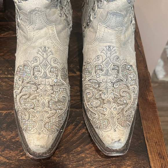 Cream Leather Western Boots - Picture 3 of 6